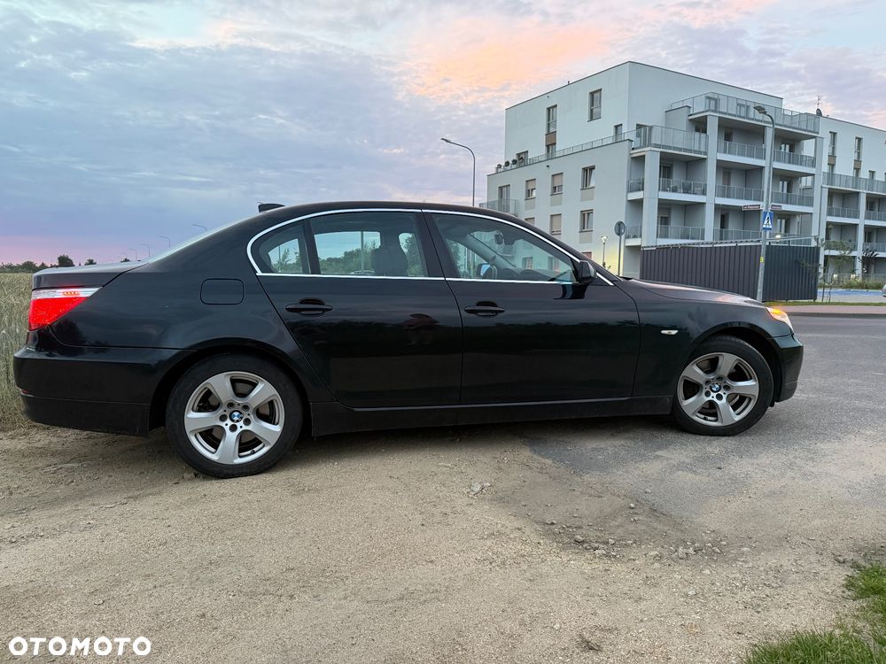 BMW Seria 5 525i - 4