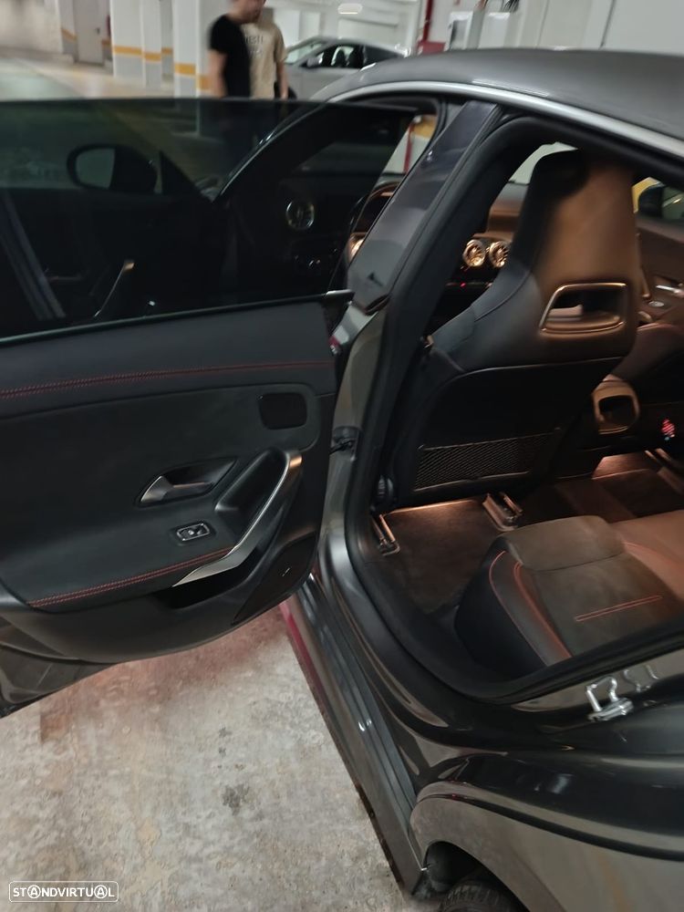 Mercedes-Benz 200 - 10