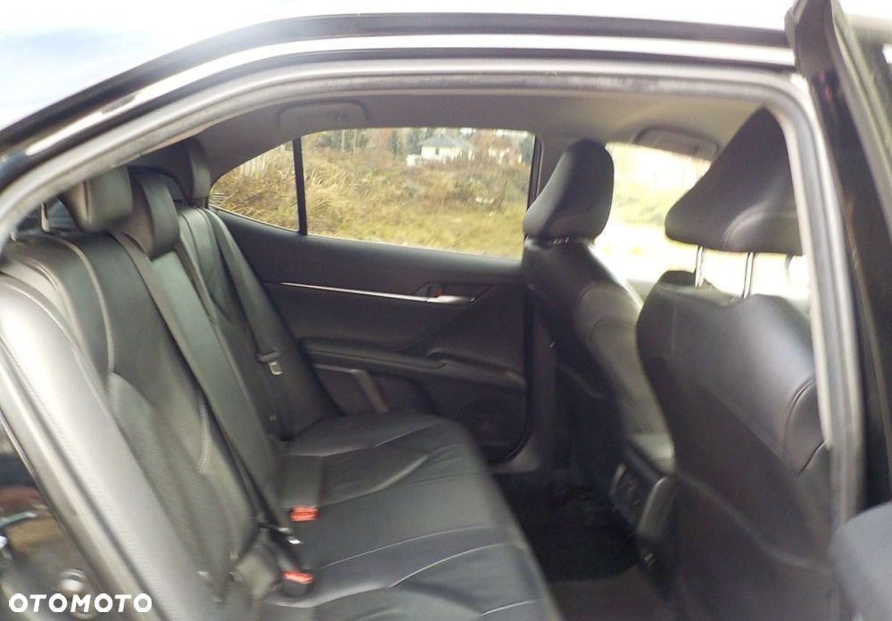 Toyota Camry - 24