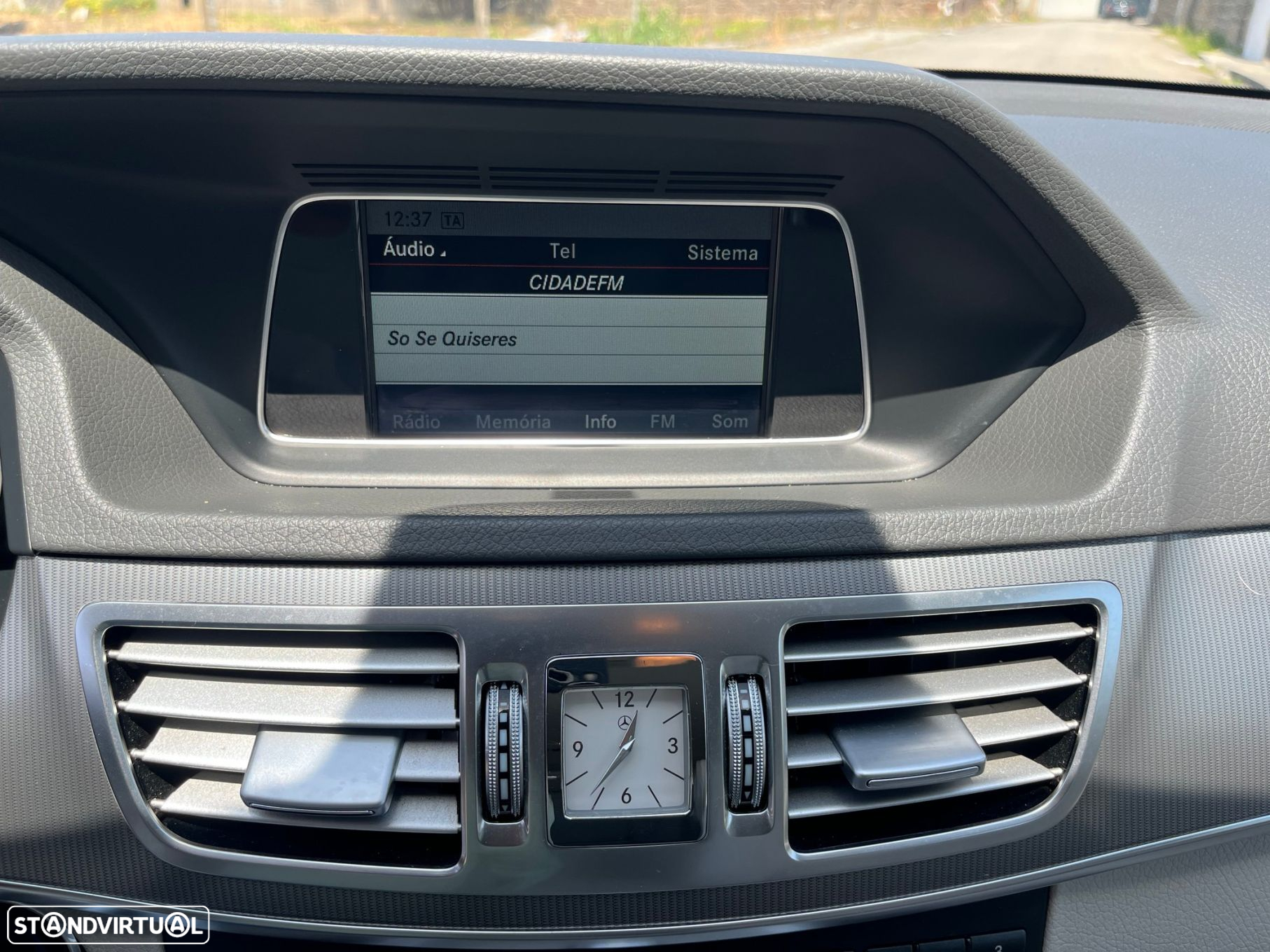 Mercedes-Benz E 300 Bluetec Hybrid Avantgarde - 25