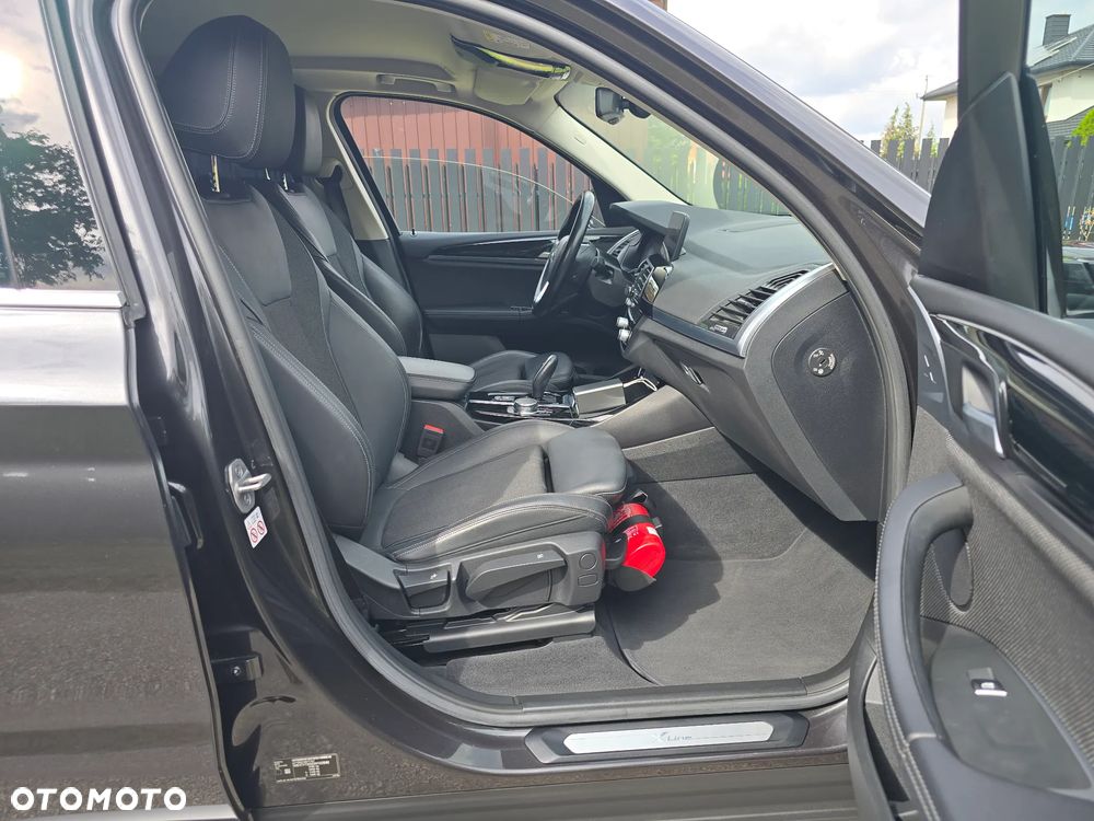 BMW X3 xDrive20i Luxury Line - 17