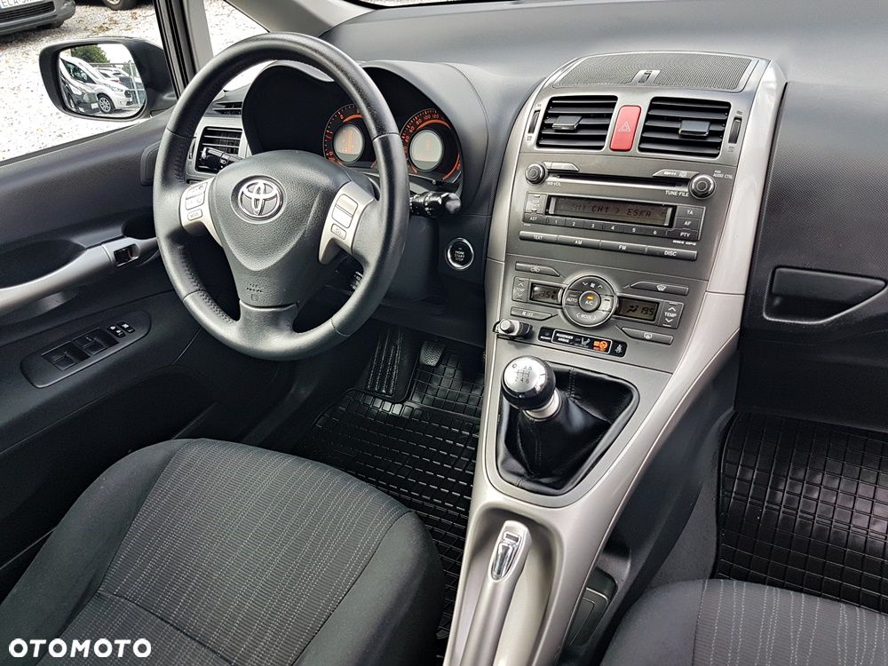 Toyota Auris 2.0 D-4D Executive - 25