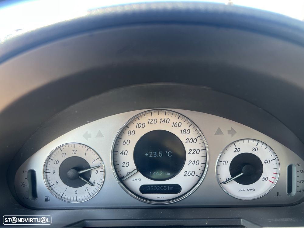 Mercedes-Benz E 220 CDi Avantgarde - 19