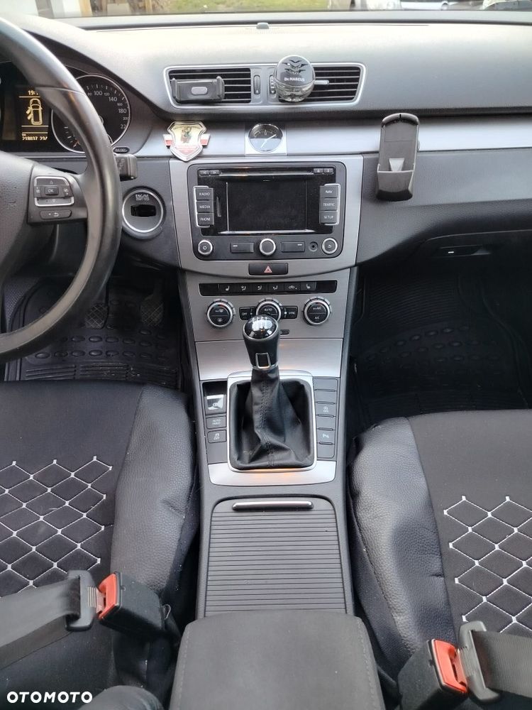 Volkswagen Passat - 7