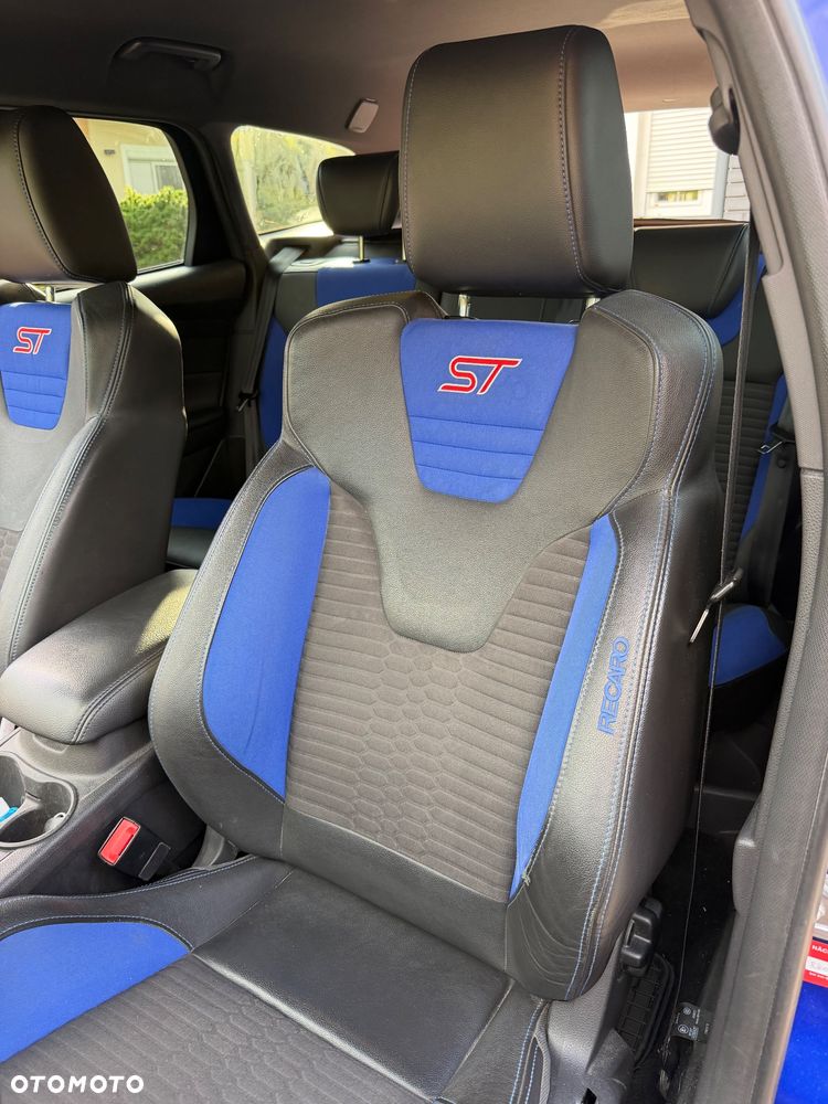 Ford Focus 2.0 EcoBoost ST - 15