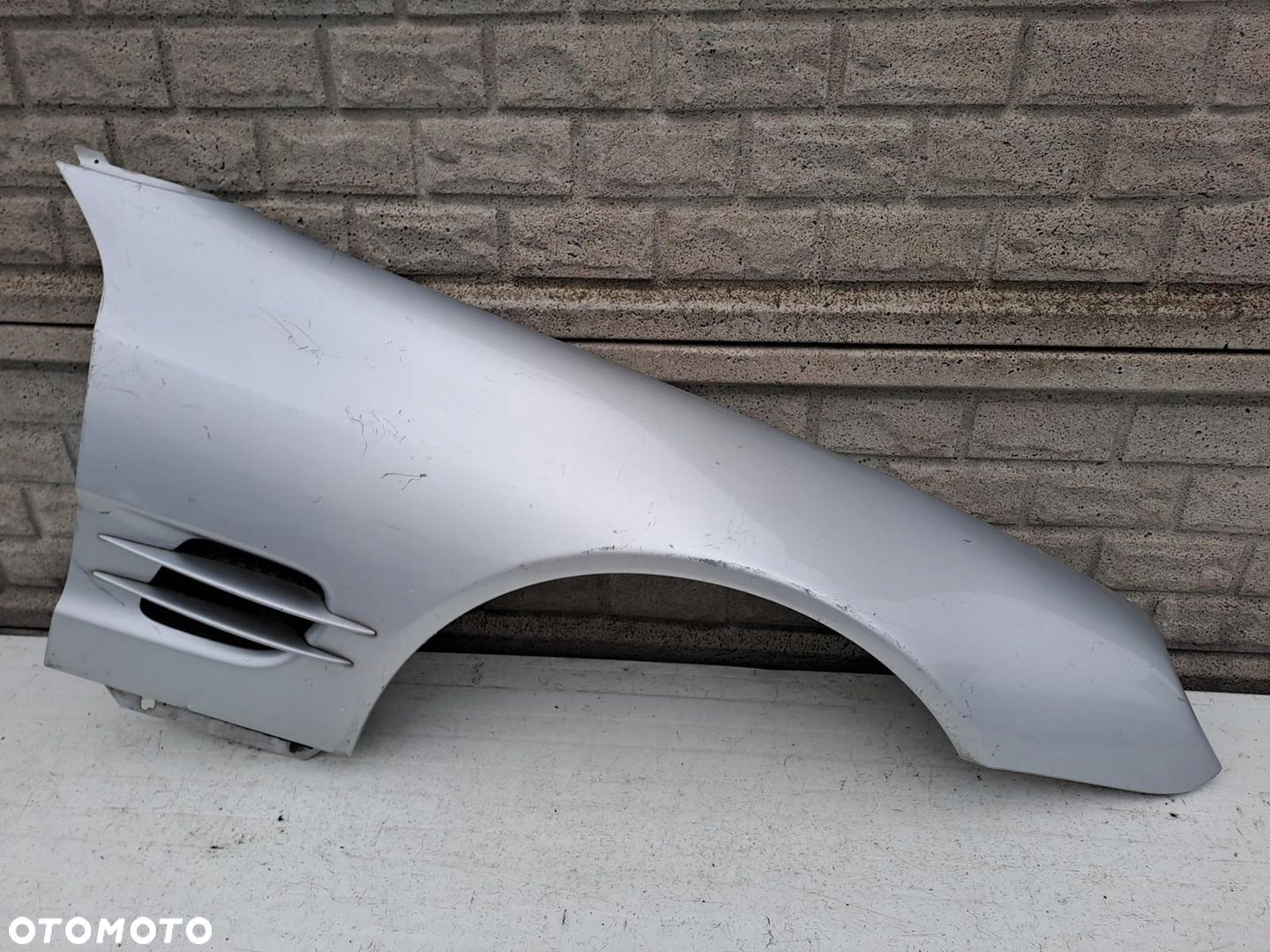 MERCEDES SL230 SL 230 BŁOTNIK PRAWY PRZEDNI - 1