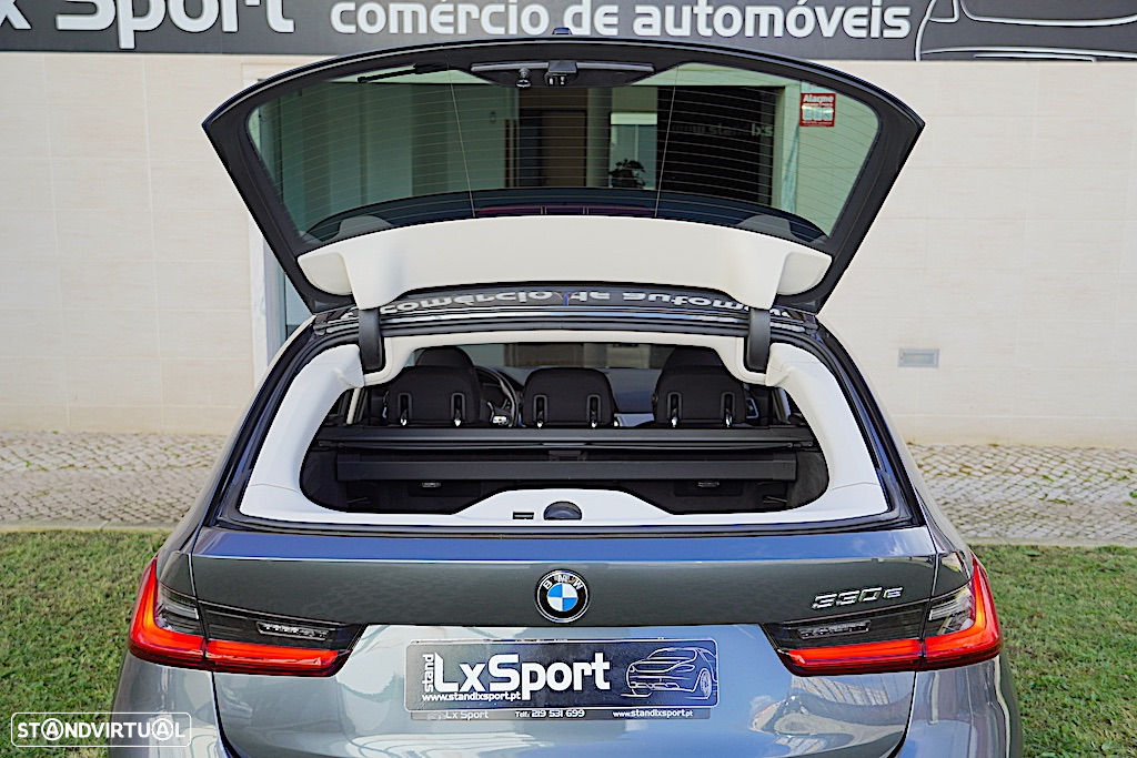 BMW 330 e Touring Auto - 17