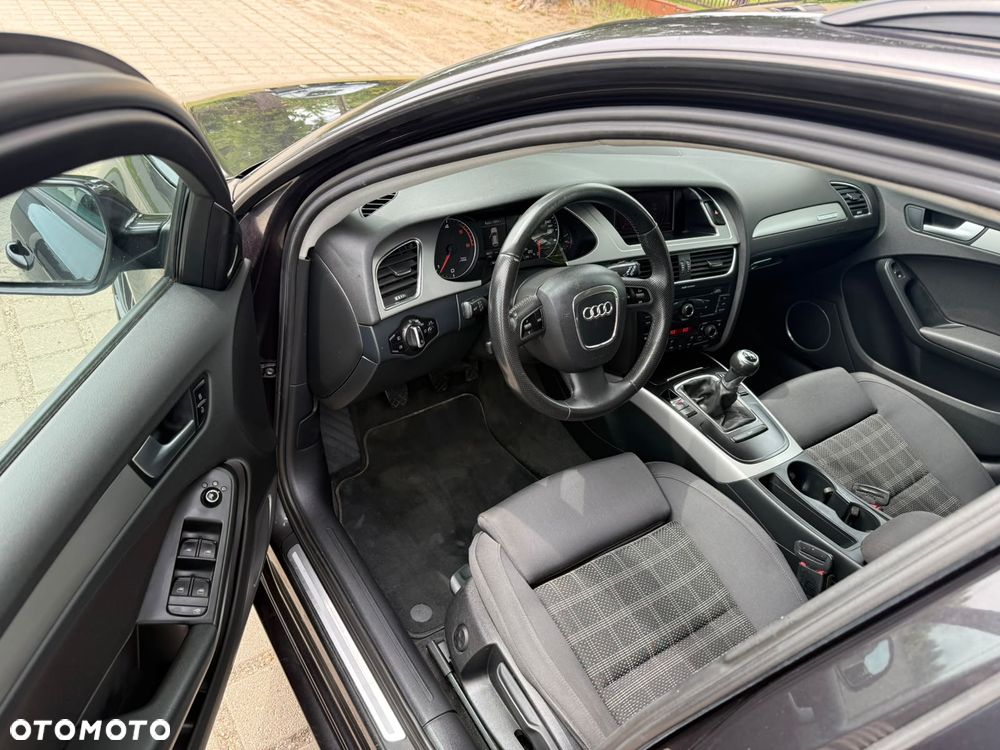 Audi A4 Avant 2.0 TDI Quattro - 9