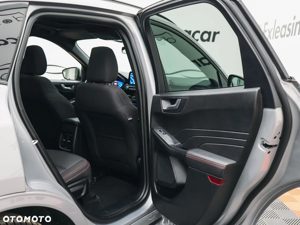 Ford Kuga 2.5 Duratec FHEV 4x4 ST-LINE - 29