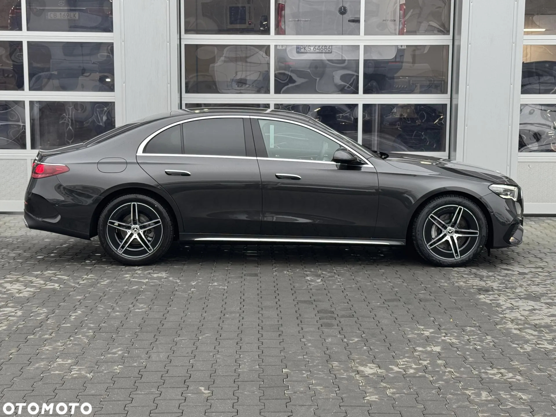 Mercedes-Benz Klasa E 220 d 4Matic 9G-TRONIC Edition AMG Line - 7