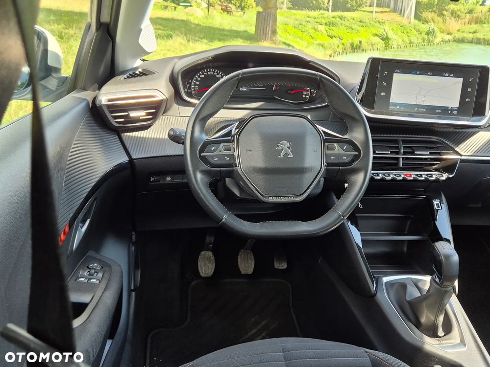 Peugeot 208 PureTech 75 Allure - 21
