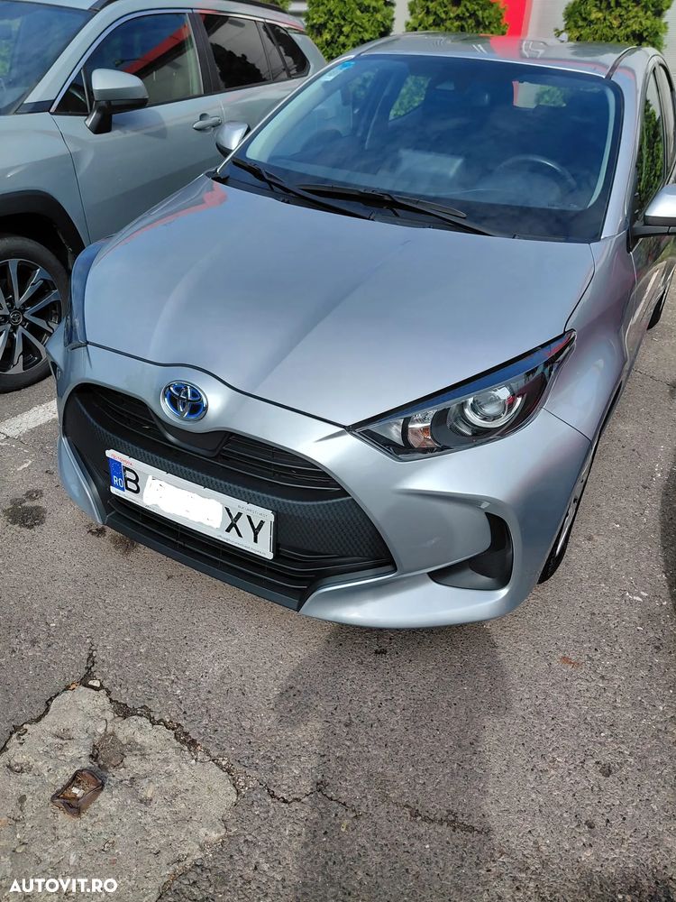 Toyota Yaris 1.5 VVT-i HSD Active - 1