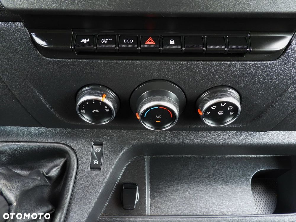 Renault MASTER PLANDEKA 8 PALET WEBASTO TEMPOMAT LEDY PNEUMATYKA KLIMATYZACJA  165KM - 34