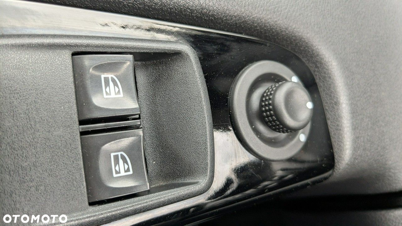 Opel Vivaro - 24