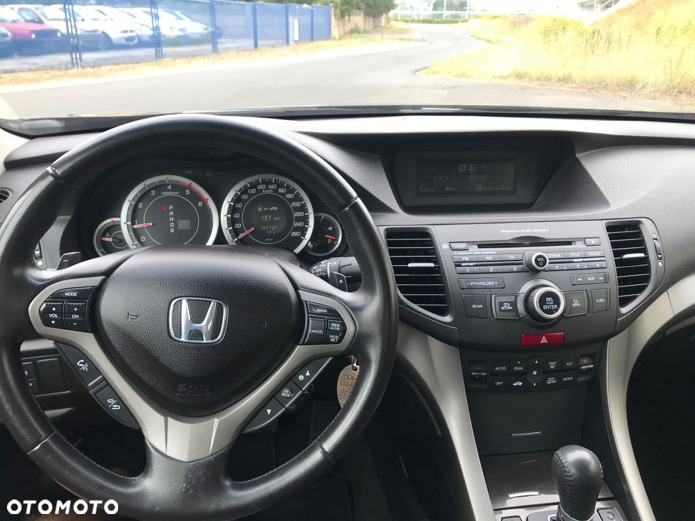 Honda Accord ver-2-2i--dtec-automatik-executive - 24