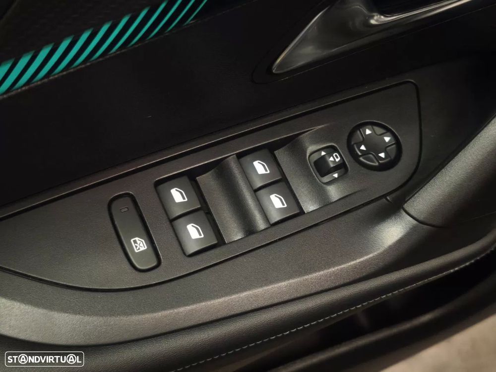 Peugeot 2008 PureTech 130 EAT8 Allure - 12
