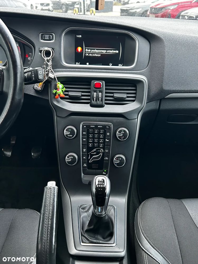 Volvo V40 D2 Drive-E Momentum - 9