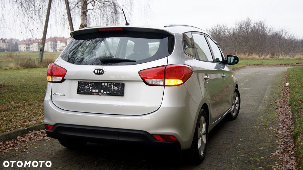 Kia Carens 1.6 GDI M - 12