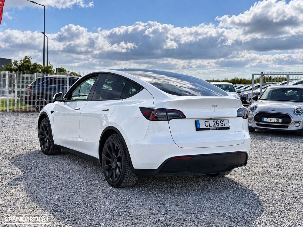 Tesla Model Y - 6