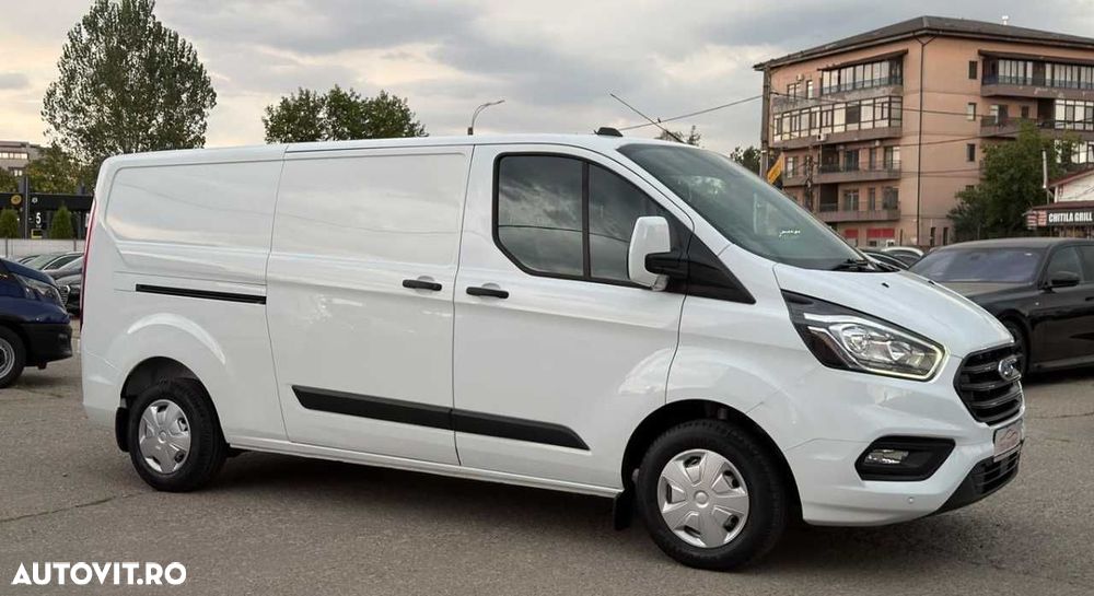 Ford TRANSIT CUSTOM L2H1 - 12