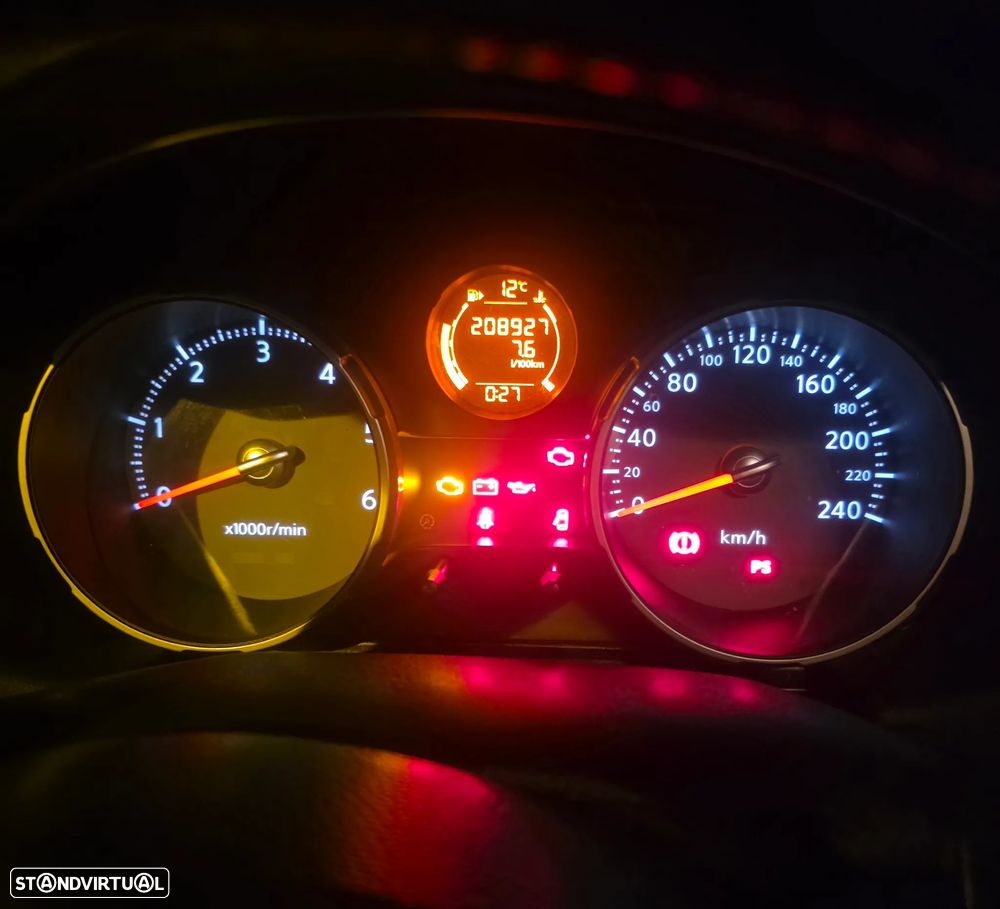 Nissan Qashqai 1.5 dCi Tekna Premium Pele Preta 18 - 16