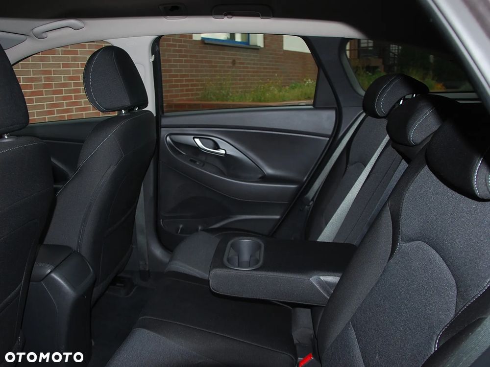 Hyundai i30 1.5 T-GDI 48V Smart - 11