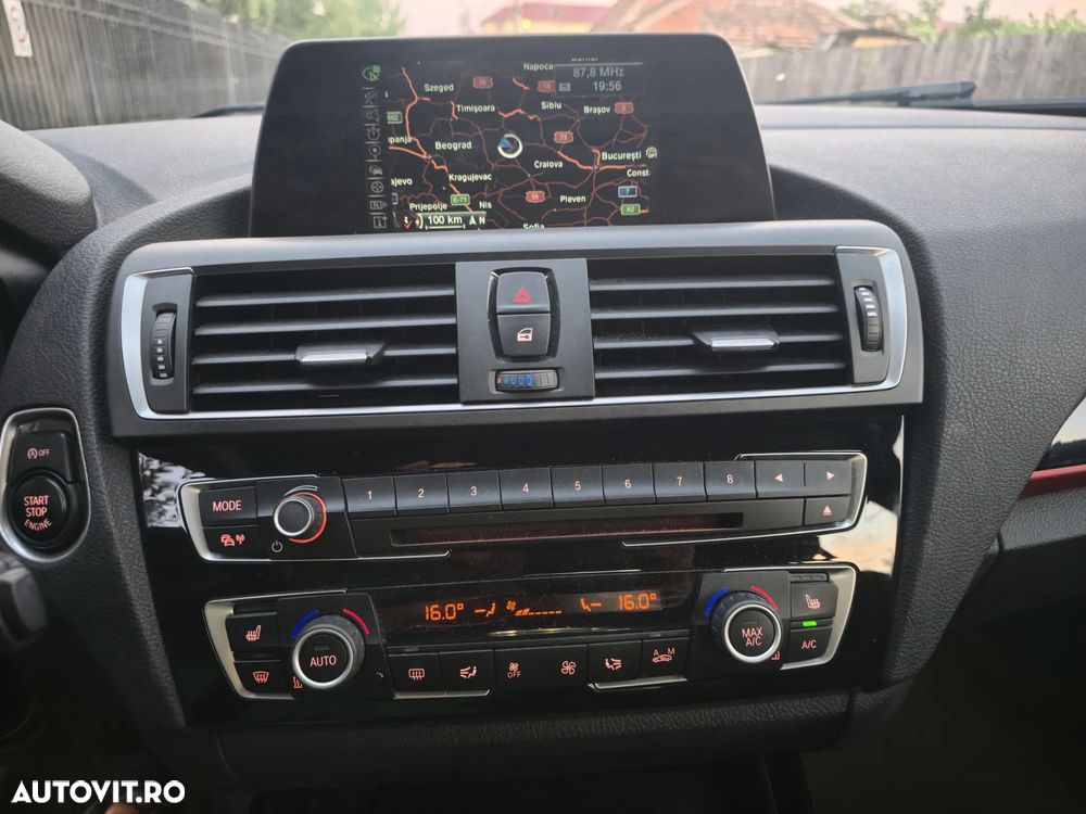 BMW Seria 1 120i - 12