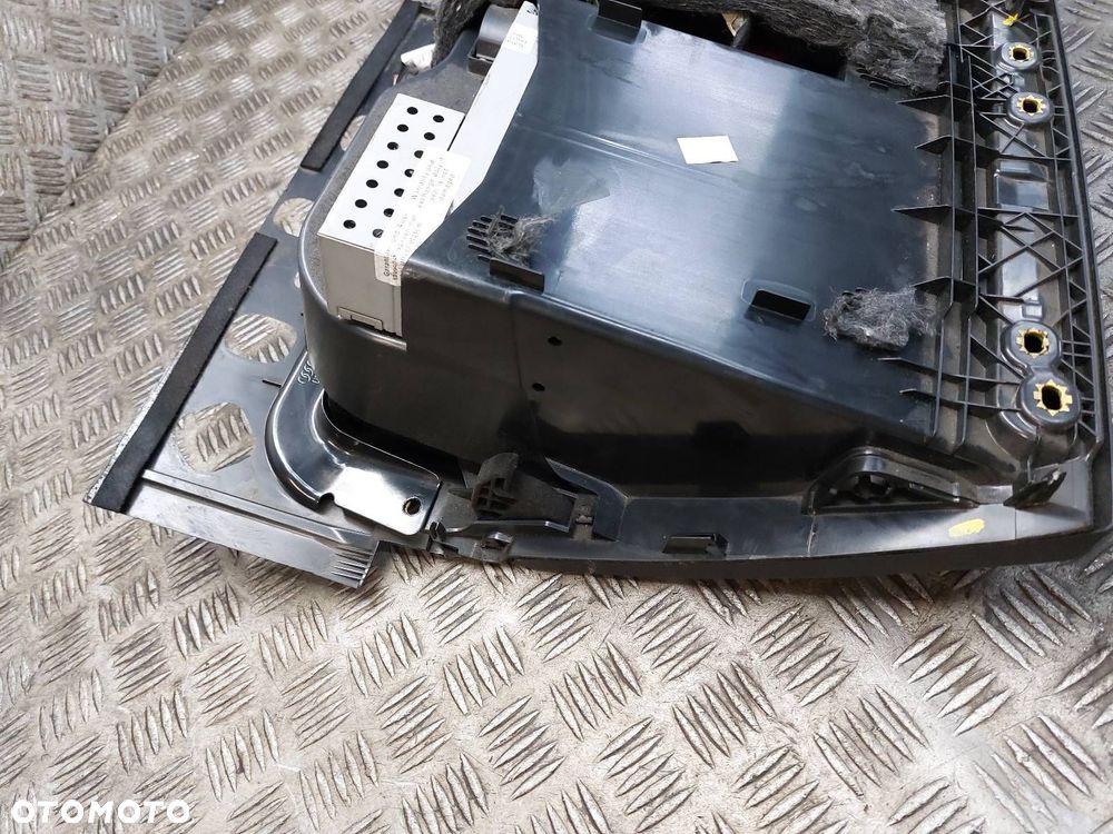 SCHOWEK PASAŻERA + ZMIENIARKA AUDI A7 4G EU 4G1880302A 4G1880918 - 3