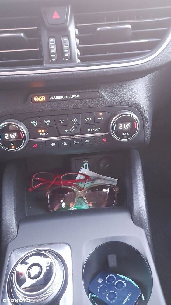 Ford Focus 1.5 EcoBlue Start-Stopp-System COOL&CONNECT - 11