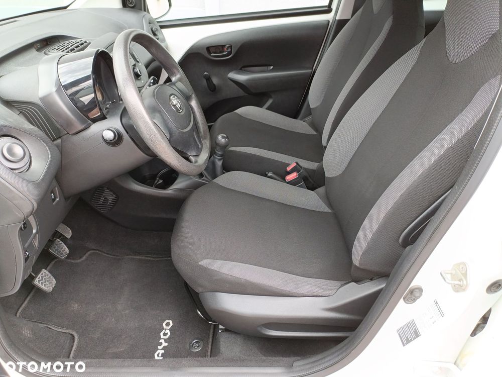 Toyota Aygo - 10