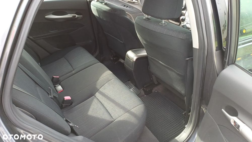 Toyota Auris 2009 photo 4