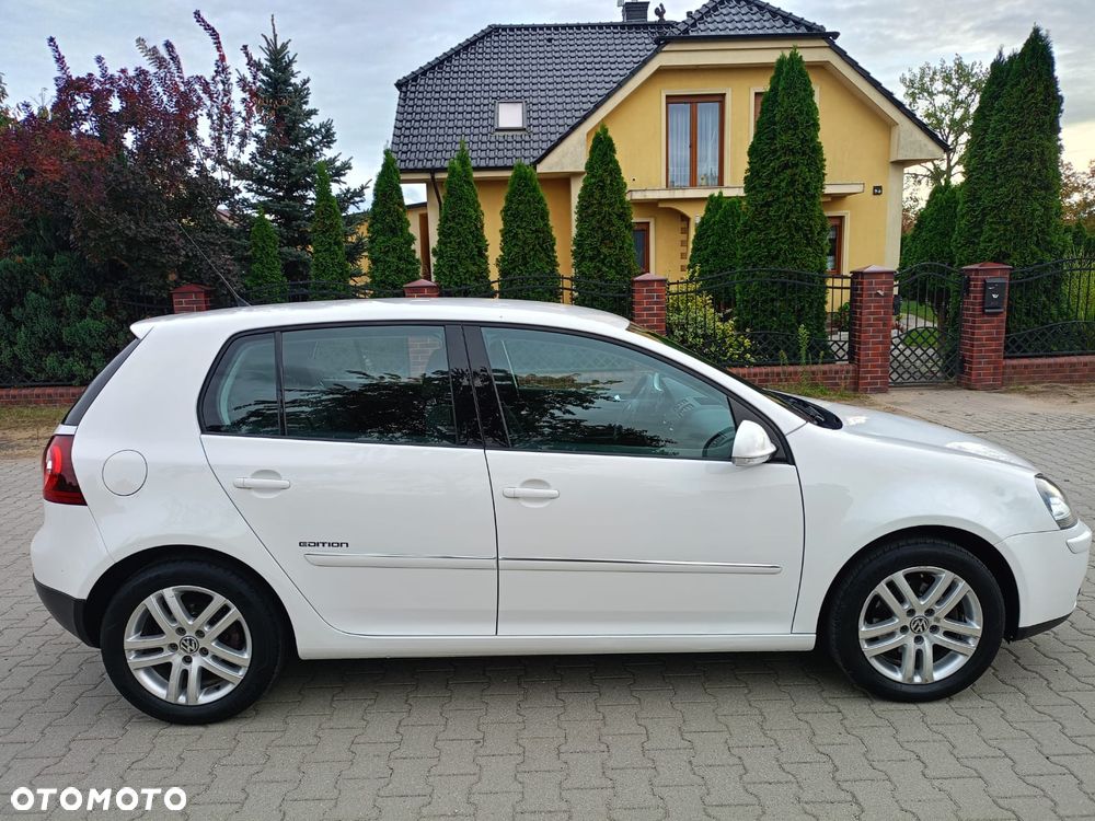 Volkswagen Golf - 8
