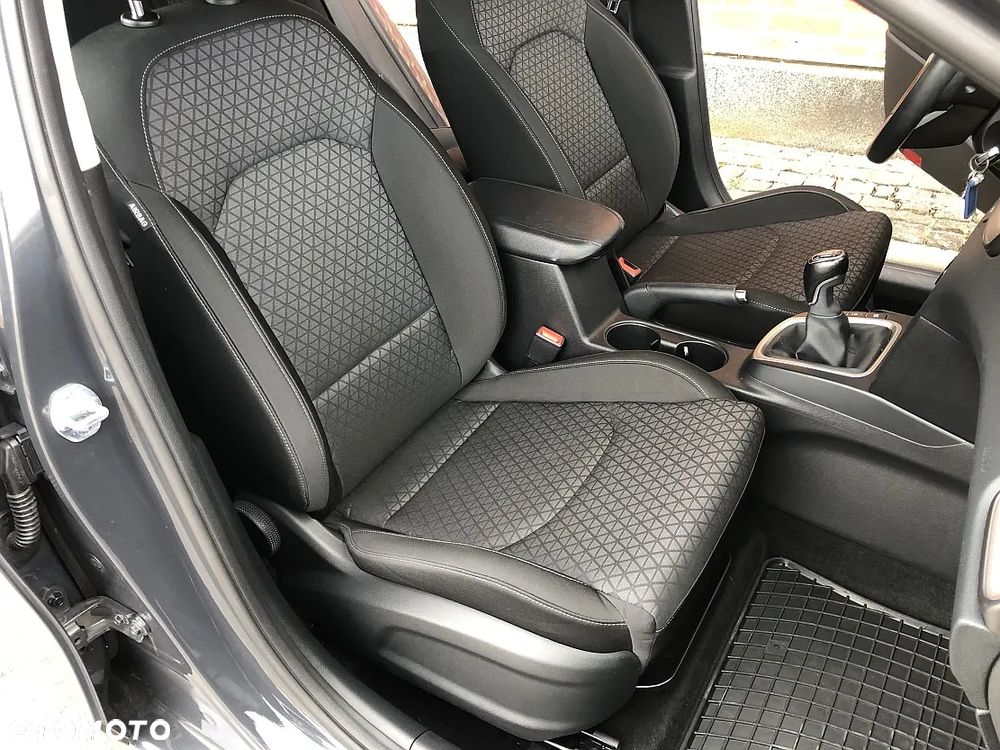 Kia Ceed - 31