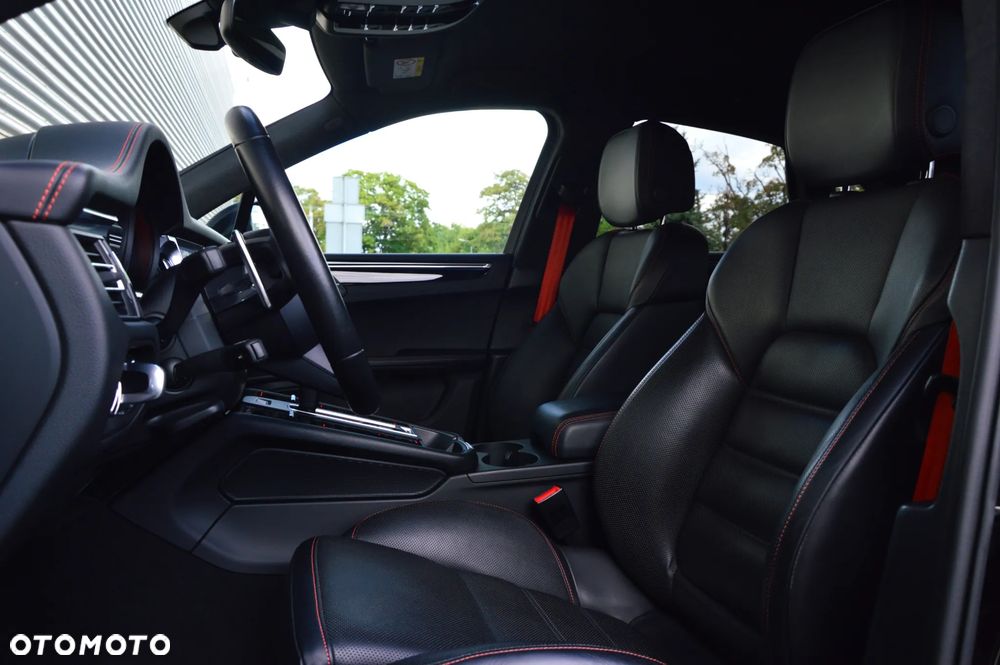 Porsche Macan S - 16
