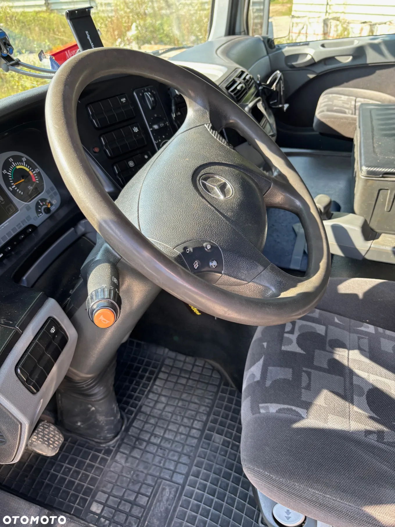 Mercedes-Benz Actros - 13