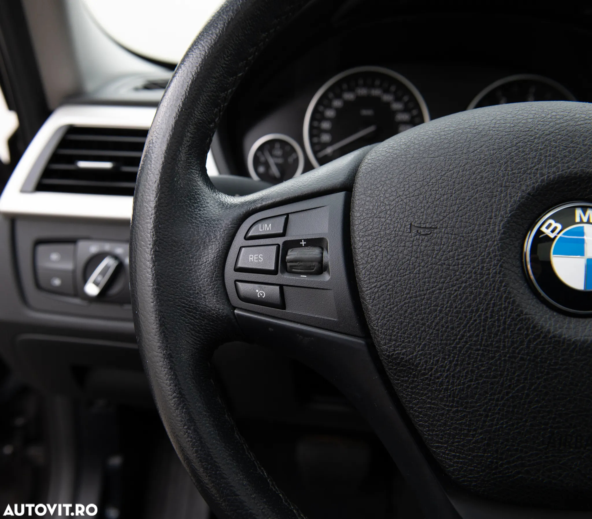BMW Seria 3 320d Touring Aut. - 14