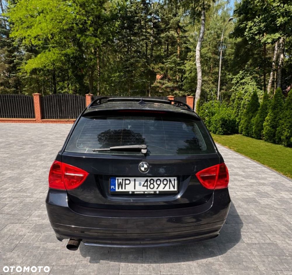 BMW Seria 3 320i - 4
