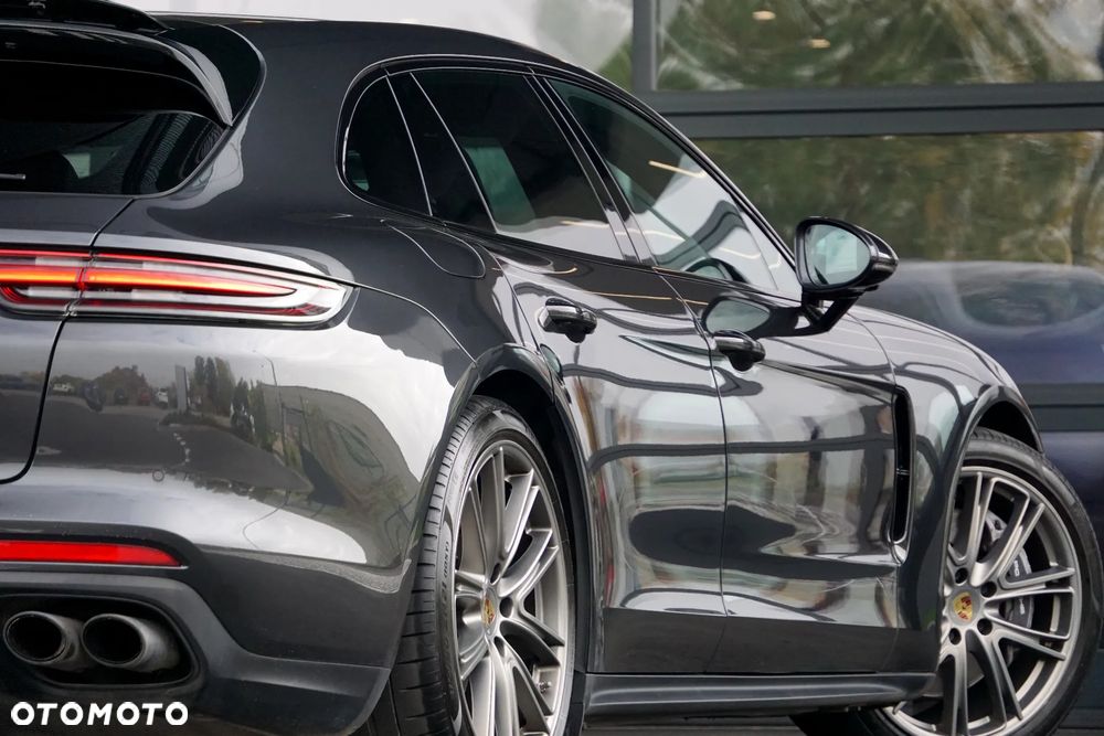 Porsche Panamera 4 Sport Turismo - 12