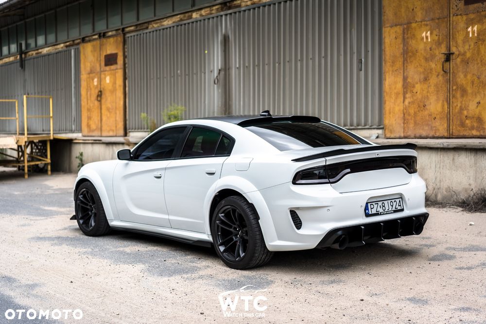 Dodge Charger 6.4 Scat Pack Widebody - 12