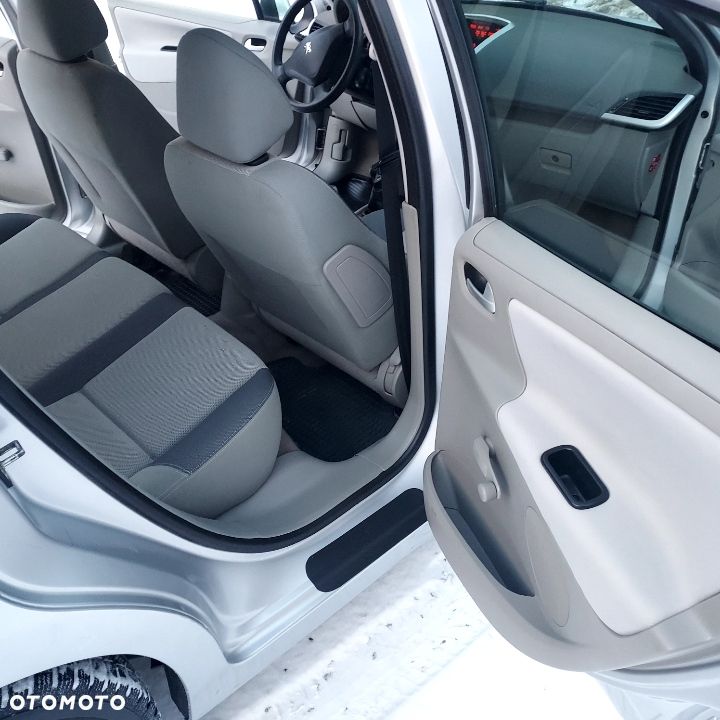 Peugeot 207 1.4 16V Presence - 18