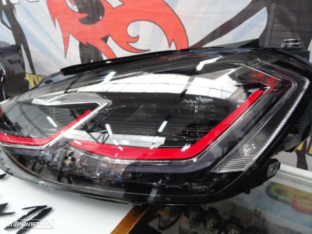 Faróis frontais full Led com pisca dinâmico e welcome light para VW Golf 7 12-17 Look 7,5 com risca vermelha - 12