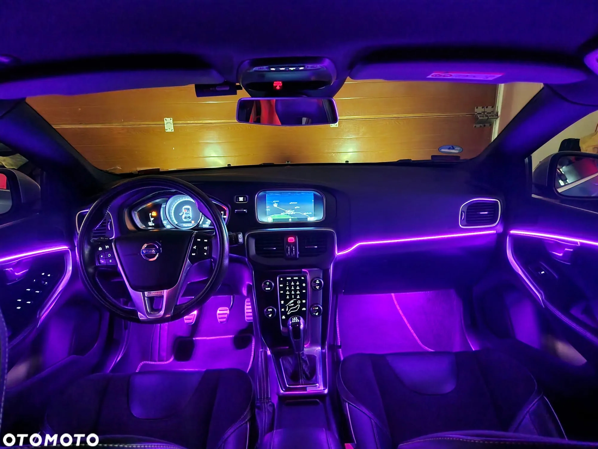 Volvo V40 D2 Drive-E R-Design Kinetic - 2