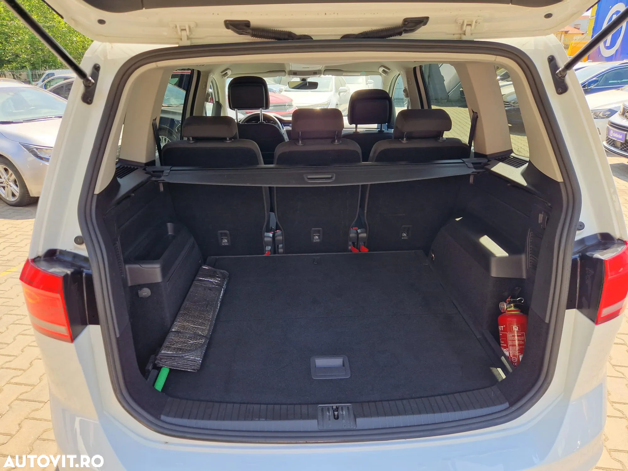 Volkswagen Touran 2.0 TDI Comfortline - 22