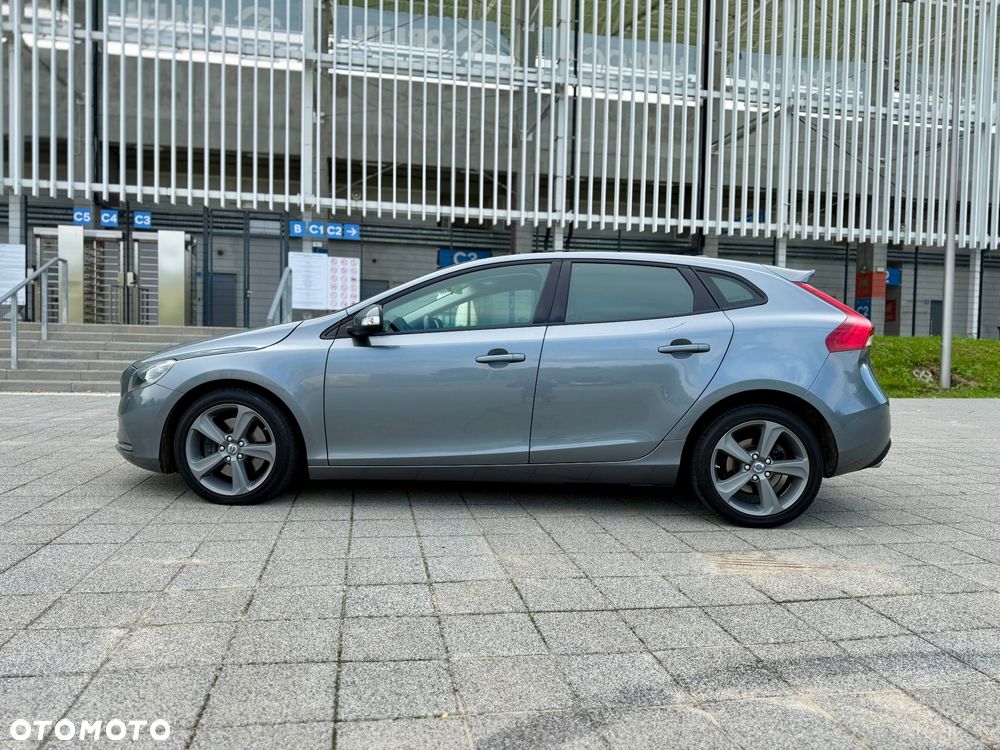 Volvo V40 D4 Geartronic Momentum - 9