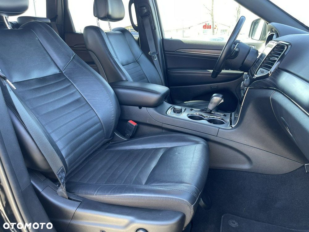 Jeep Grand Cherokee - 16