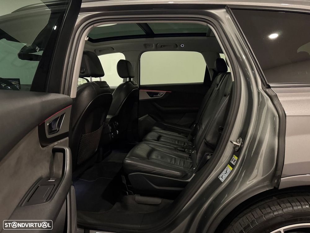 Audi Q7 3.0 TDi quattro Tiptronic 7L - 28