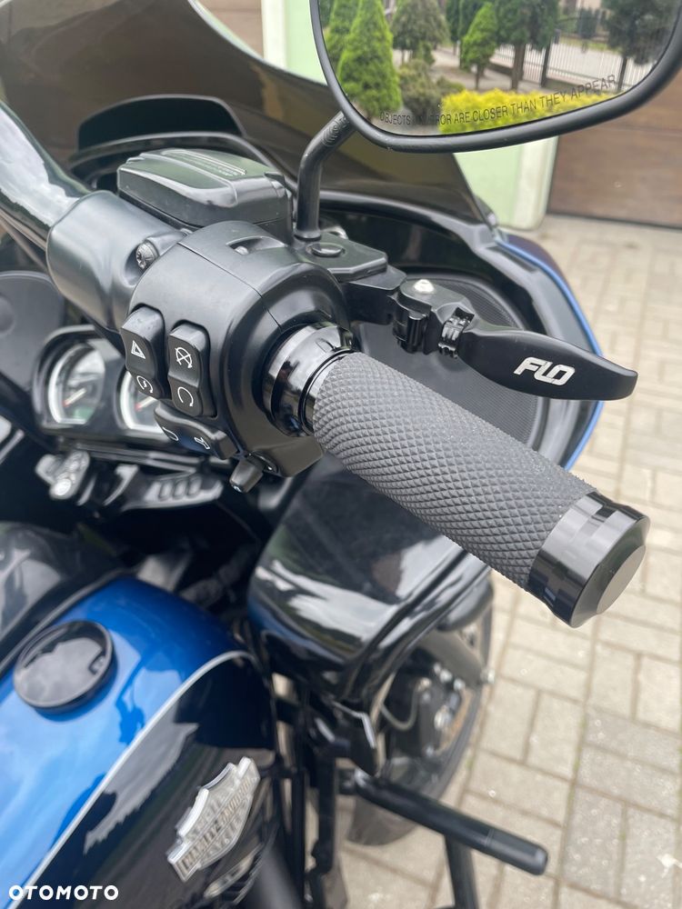 Harley-Davidson Touring Road Glide - 10