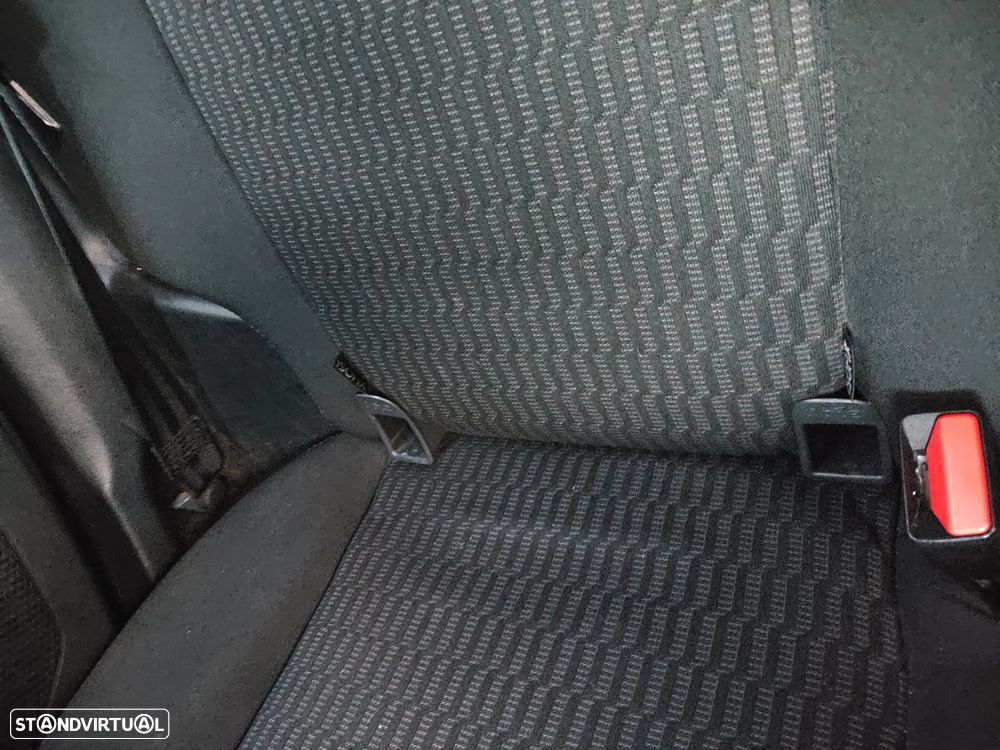 Peugeot 208 1.4 HDi Active - 3