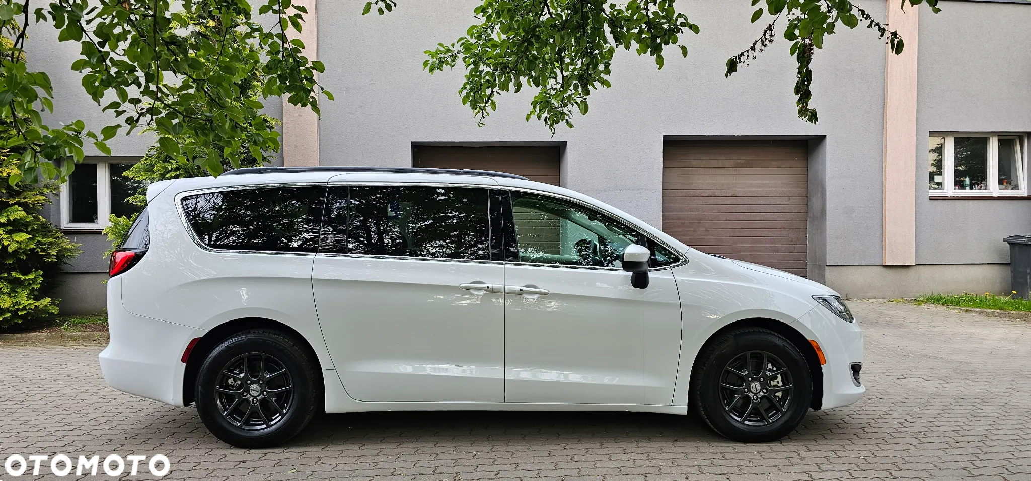 Chrysler Pacifica - 8