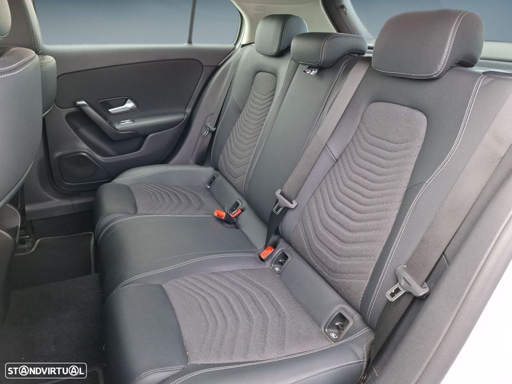 Mercedes-Benz A 200 Style Plus Aut. - 14